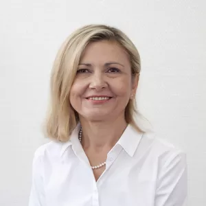 Dr. med. (Univ. Budapest) Edith Nadj-Papp MA, MBA, MSc, MSc, BSc