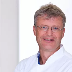 Dr. med. Matthias Esch