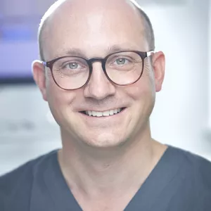 Dr. Ole Schmitt