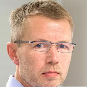 Dr. Jens Versümer