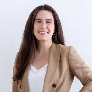 Dr. Ana Torres Moneu