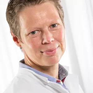 Dr. Anke Röser